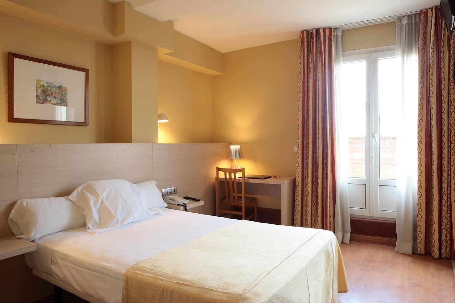 Hotel Burlada Εξωτερικό φωτογραφία